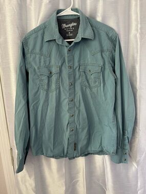 Wrangler Retro Button-Up Shirt in Teal Blue